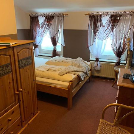 Hotel Mythos Оранієнбург Екстер'єр фото